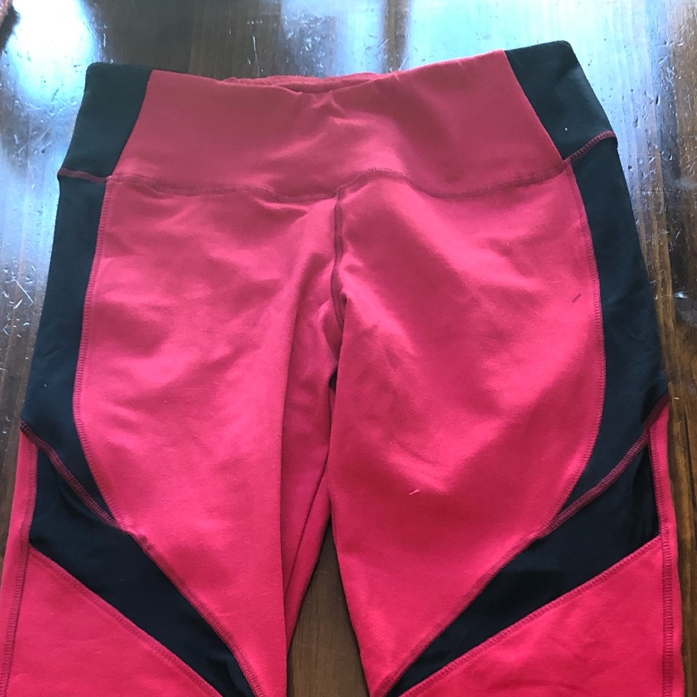 The Free Yoga 7/8 Workout Pants